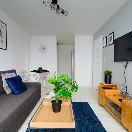 Apartamento Warsaw Inside Solec With Private Parking Exterior foto