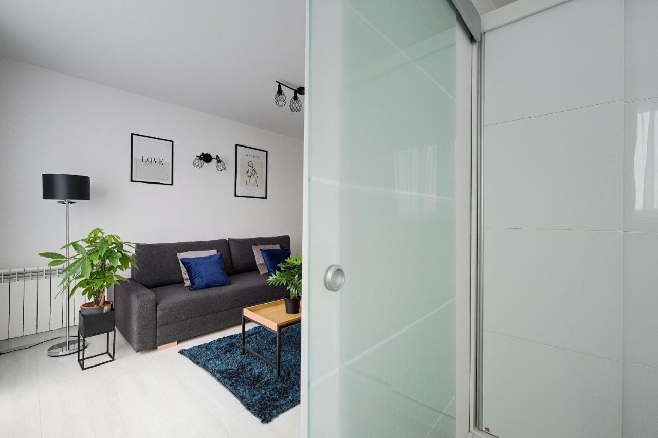 Apartamento Warsaw Inside Solec With Private Parking Exterior foto